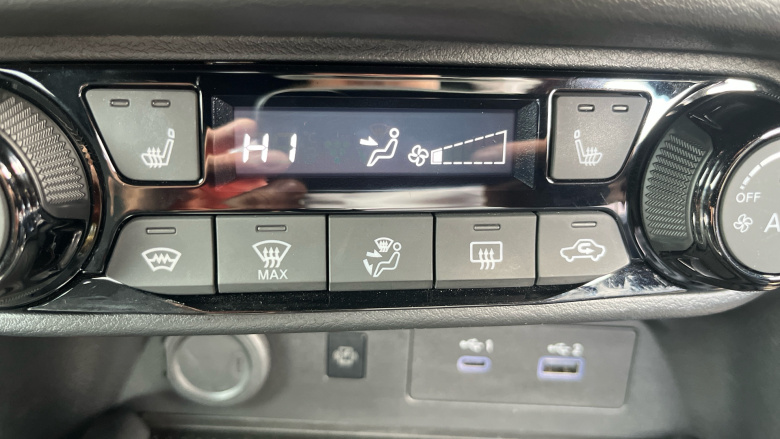 Nissan Juke 1.0 DiG-T Tekna 5dr DCT Petrol Hatchback